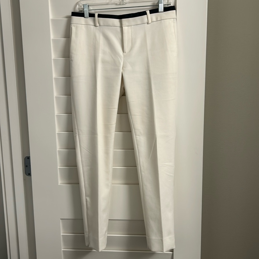 Banana Republic size 2 cocoon color lined cigarette pant with ankle zip.